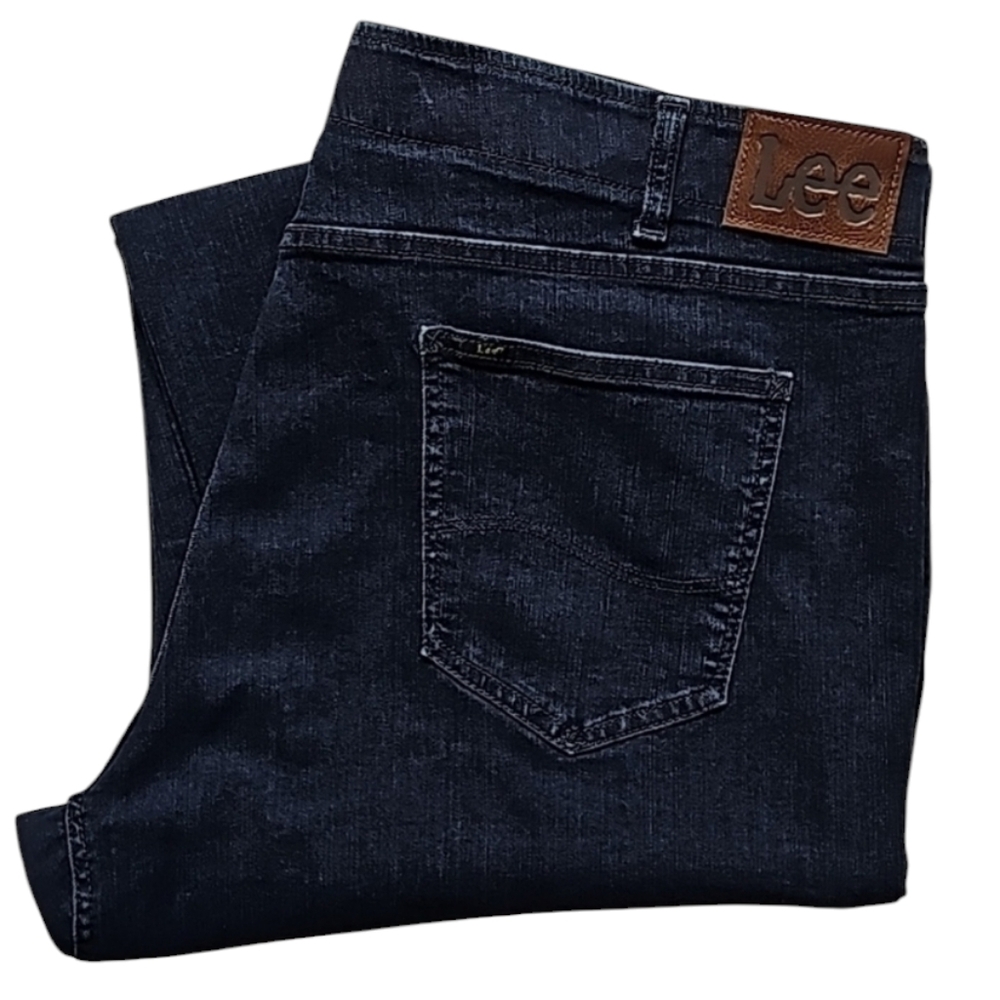 Lee Performance Series Extreme Motion Jeans. Men's Size: W42x32L.